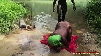 BAÑO EN EL ARROYO LOCAL TERMINA EN UNA POLLA DURO A LO PERRITO XVIDEOS