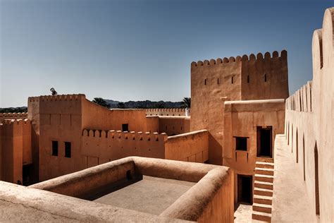 Top 10 Things to Do in Oman – Markets, Historic Sites & Natural Wonders