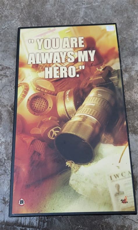 HOTTOYS HOT TOYS BROTHERSWORKER 鐵人兄弟 MONEY 戰地女記者 YOU ARE ALWAYS MY HERO 1 6 FIGURE 興趣及遊戲 玩具