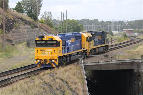 8201 9205 Light Eng At Waratah 30 12 22 Garry Holt Flickr