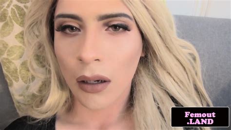 Bootylicious Ts Amateur Spreads Her Tight Ass