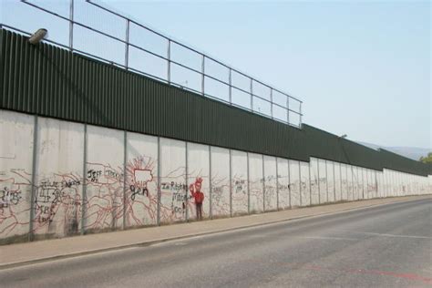 CAIN Photograph Belfast Peace Line Peace Line4