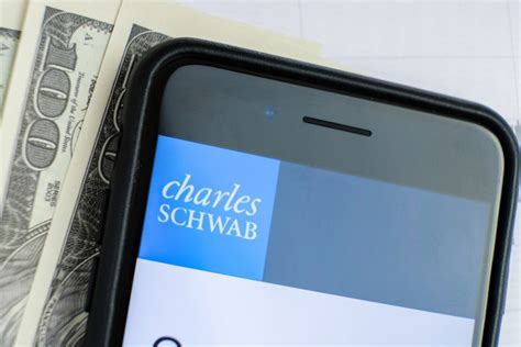 Whats Going On With Charles Schwab Shares After Launching Forex Trading