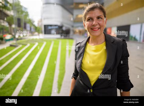 Mature Women Outdoor Hi Res Stock Photography And Images Alamy