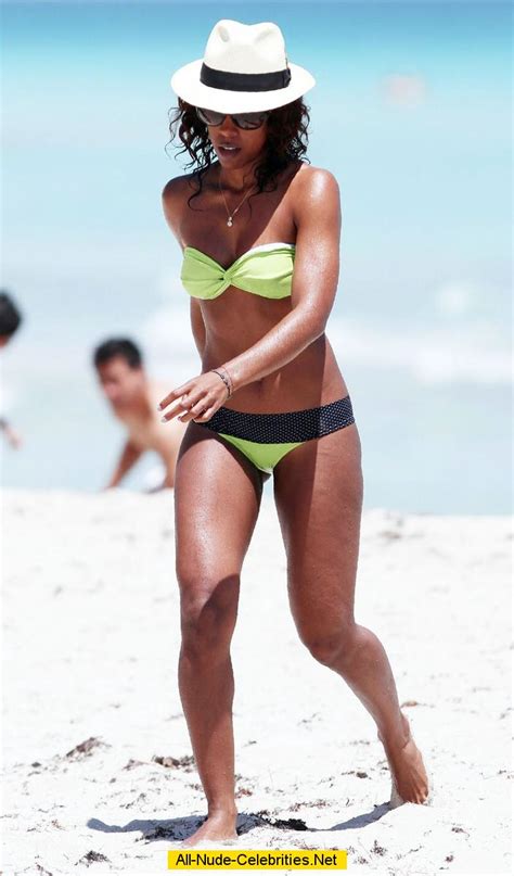 Kelly Rowland Caught In Bikini On The Beach In Miami