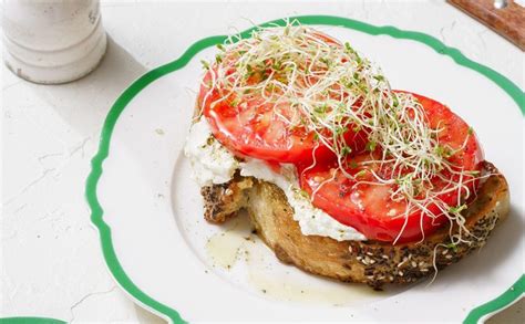 Hayden Quinnʼs Tomatoes On Toast Recipe Verified By Hayden Quinn