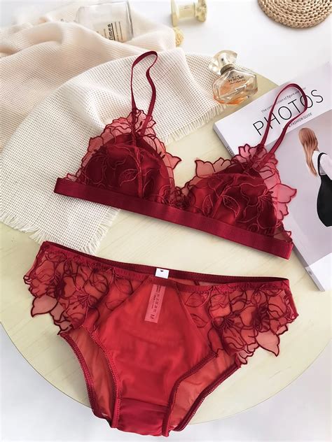 Sexy Push Up Underwear Set Embroidery Women Ultra Thin Bra Without Steel Ring Lingerie With