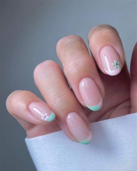 40 Elegant Summer Nails To Inspire You Beach Nail Designs Beach Nails Nude Nail Designs