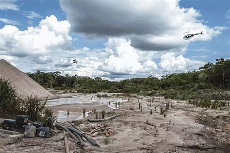 Mulher Achada Morta Em Rea De Garimpo Em Terra Yanomami