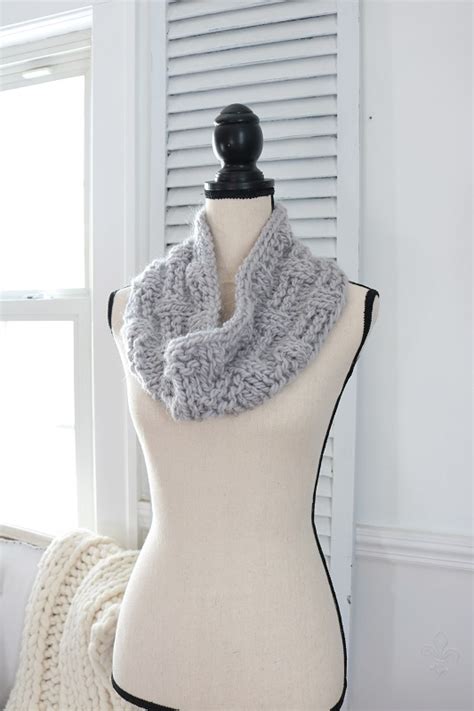 Make This Easy Knit Chunky Cowl A BOX OF TWINE