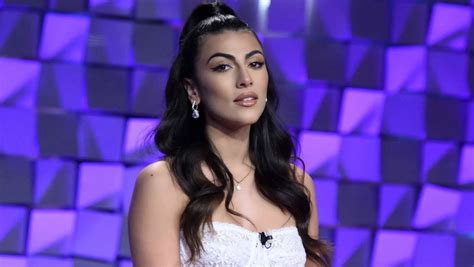 Giulia Salemi mai così sexy ecco la foto hot che sta facendo sognare i fan DonnaPOP