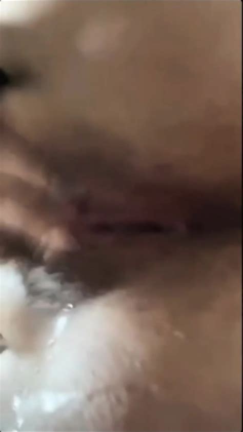 Korean Bbw Camgirl Smoking And Squirt Show With Dildo