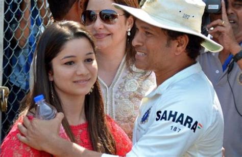 Former Indian Cricketer Sachin Tendulkar Daughter Sara Makes Modelling