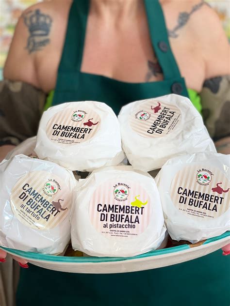 Camembert Di Bufala Classico Al Tartufo Al Pistacchio