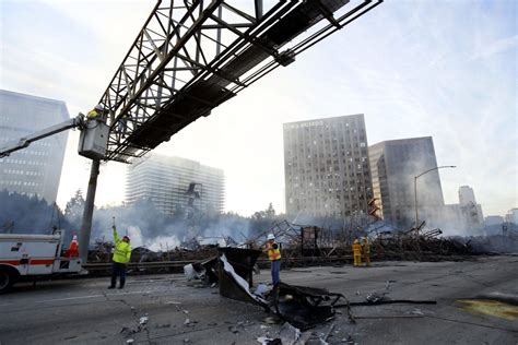 'Tower of fire' destroys L.A. apartment complex under construction ...