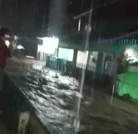 Malam Ini Ratusan Rumah Di Wilayah Kalibaru Terdampak Banjir Bandang