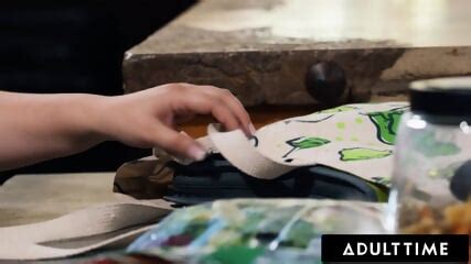 ADULT TIME MILF Reagan Foxx Has To SPANK Naughty PAWG Stepdaughter Leana Lovings TRIBBING