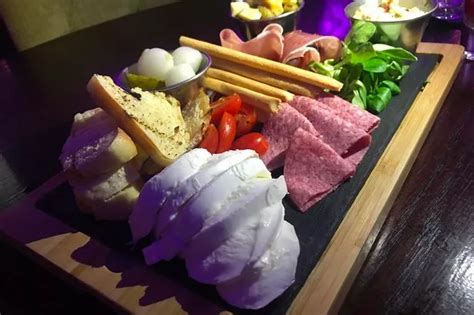 Mum Blogger S Hilarious Version Of This Skimpy Bikini Ad Has People Peeing Themselves Hull Live