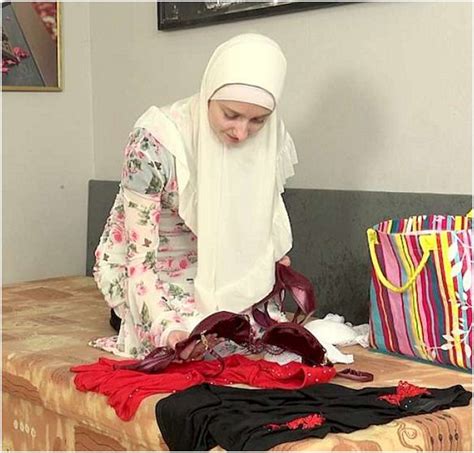 All Sex K S FJ Abela Sott Woman In Hijab Pleases Her Man With New Lingerie