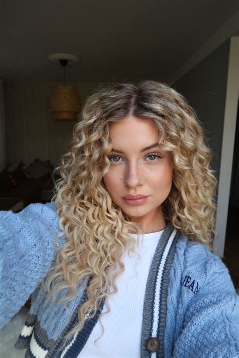 Curly Balayage Hair Blonde Highlights Curly Hair Brown Curly Hair