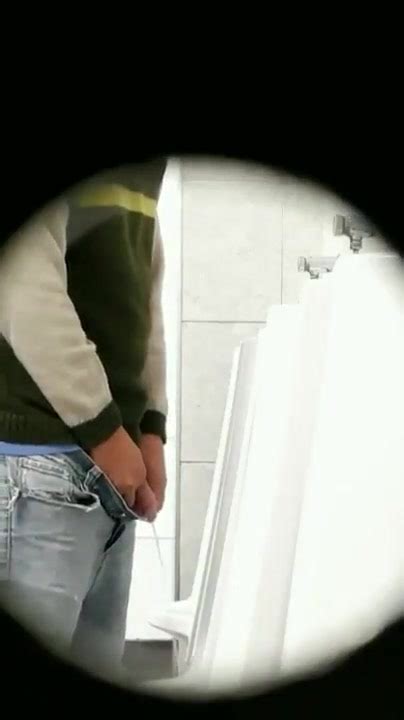 SPYING HOT MEN IN THE LOCKERROOM 4 ThisVid
