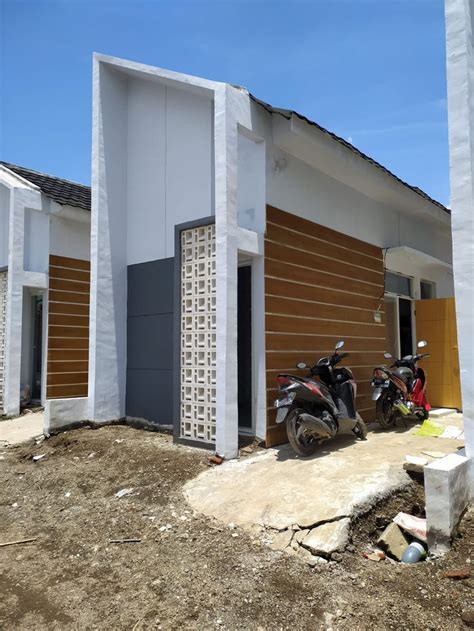 RUMAH JEMBER SUBSIDI MURAH BERKUALITAS WA 089526630207 Desain Fasad