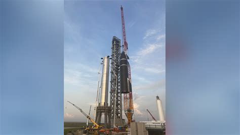 Spacex Stacks Starship Atop Massive Booster For 1st Time To Make The