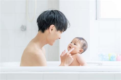 「親子でお風呂」何歳まで一緒に入っていますか？ 「母と息子」は5歳がピーク…それでは「父と娘」は？｜まいどなニュース