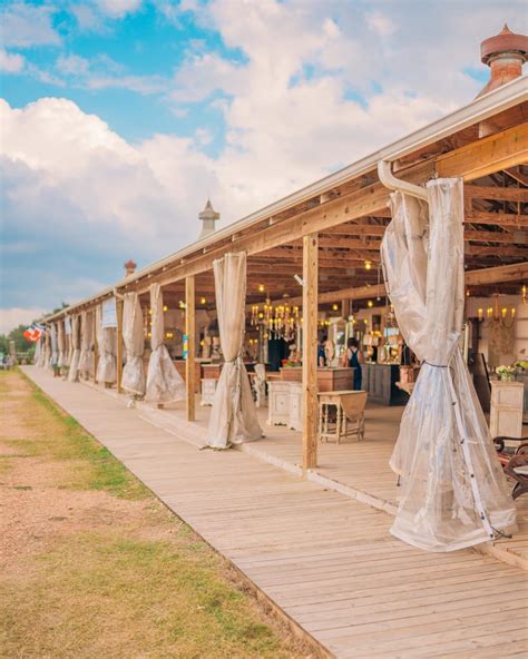 Everything to Know About the Spring Round Top Antiques Show - Round Top