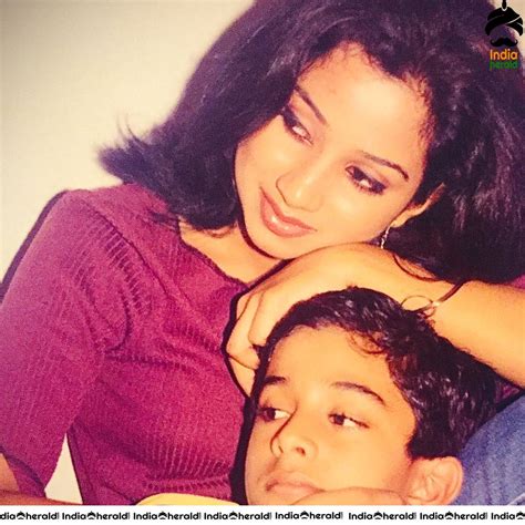 Singer Shreya Ghoshal Latest Hot Photos Collection Set