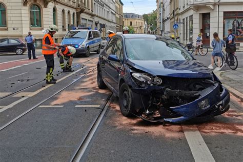 Unfall In Leipzig Hier Kommt Es Aktuell Zu Verkehrsbehinderungen