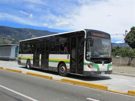 Bus De Metroplus Medell N Antioquia Por La V A Barri Flickr