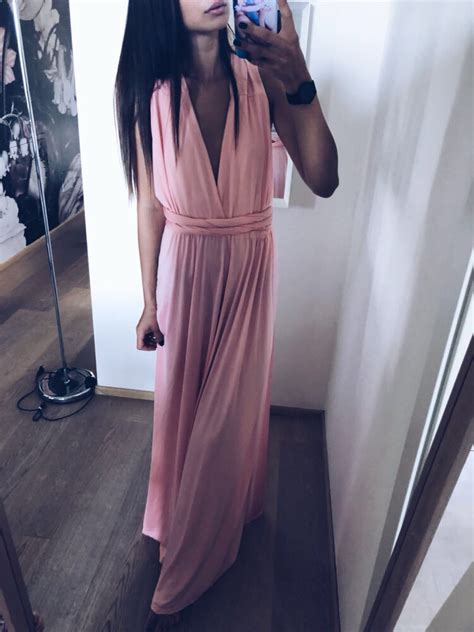 Hot Sexy Evelina Mucerscaia Bikini Pics