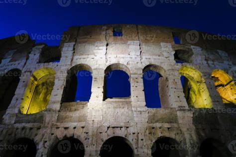 The Colosseum in Rome at night 21580122 Stock Photo at Vecteezy