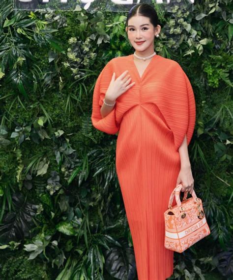 Lê Âu Ngân Anh tung ảnh bầu tháng khoe cận dáng tuyệt trác tiết lộ hiện tại không dám mặc bikini