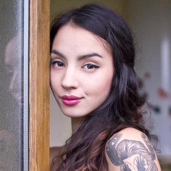 Popcorn Suicide Babe Page Watch This Centerfold On FreeOnes