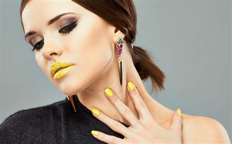 Model 4K Blonde Braid Blue Eyes Earrings Lipstick Makeup HD Wallpaper Rare Gallery