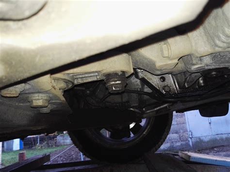 Оторвало заднюю подушку двигателя — Renault Laguna III, 1,5 л, 2010 ...