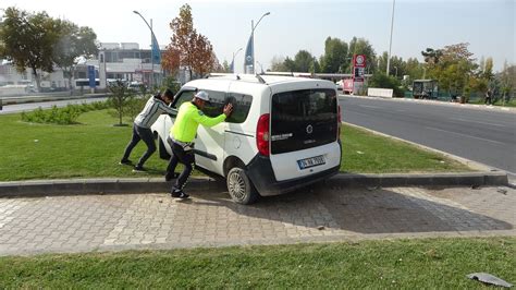 Hafif Ticari Ara La Arp An Ara Ref Je Savruldu