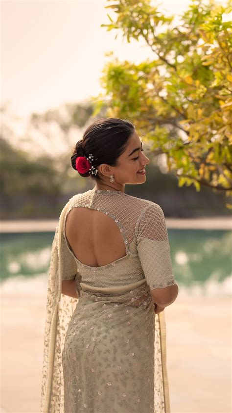 Actress Hot Backless In Saree