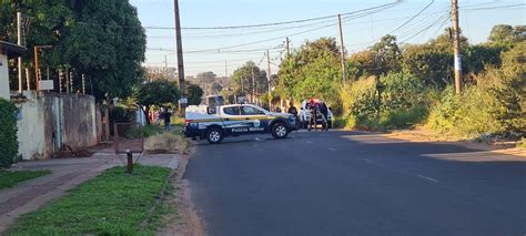 Colisão entre motos mata mulher e deixa três feridos em Campo Grande