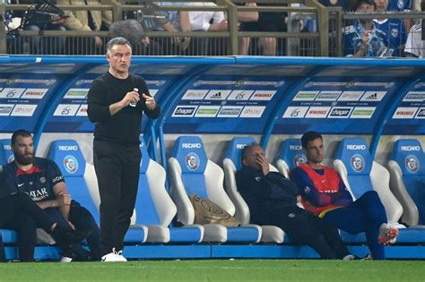 Under Fire Christophe Galtier Leaves Paris St Germain Clearing Way For