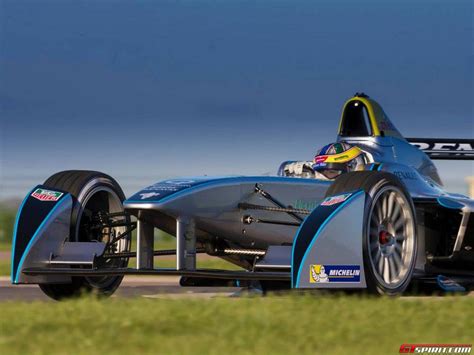 Formula E Racecar Spark Renault Srt E Completes Test Debut Gtspirit