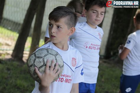 Foto Osnovci Zaigrali Na Turniru U Malom Nogometu Pobjedu Odnijela