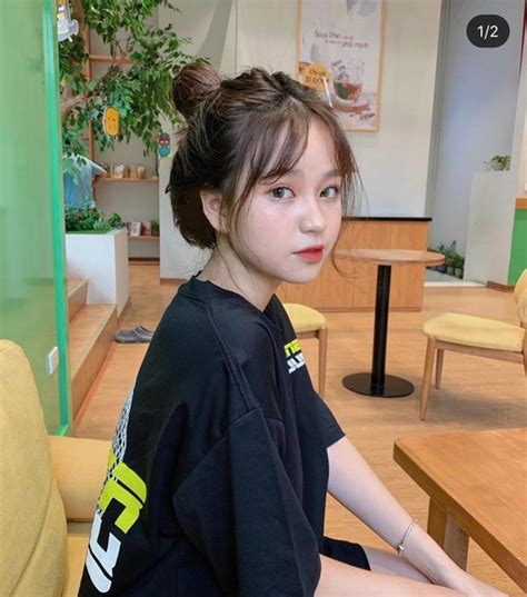 Khoe vòng 3 căng đầy trên biển hot girl Việt có mái tóc bồng bềnh bất ngờ lên báo Trung