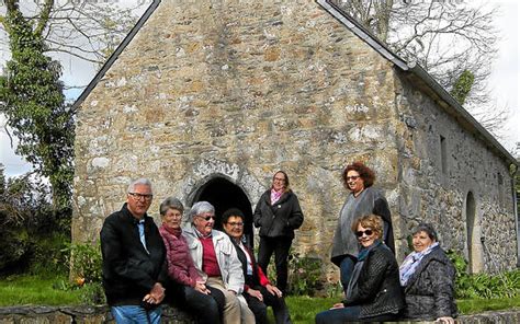 Chapelle De Kermaria Les Visiteurs S Duits Par Les Vieilles Pierres