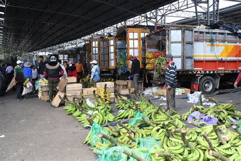 Mercados Abastecidos A La Mitad Y Escasez De Gas En Quito El Efecto De