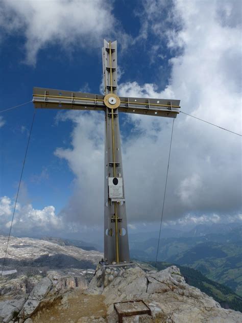 Wuchtiges Gipfelkreuz Fotos Hikr Org