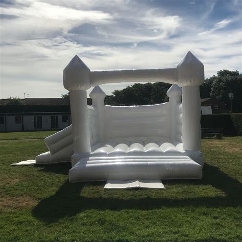 White Inflatable Bouncy Castle With Slide Event Entertainment In