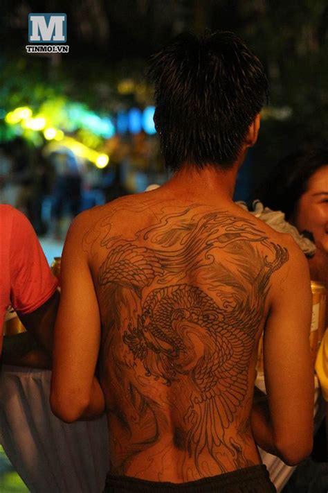 Soi hình xăm dân chơi Hà thành tại bữa tiệc Bikini Tinmoi